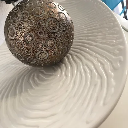 Cozy With Balcony And Free Secure Parking Apartman