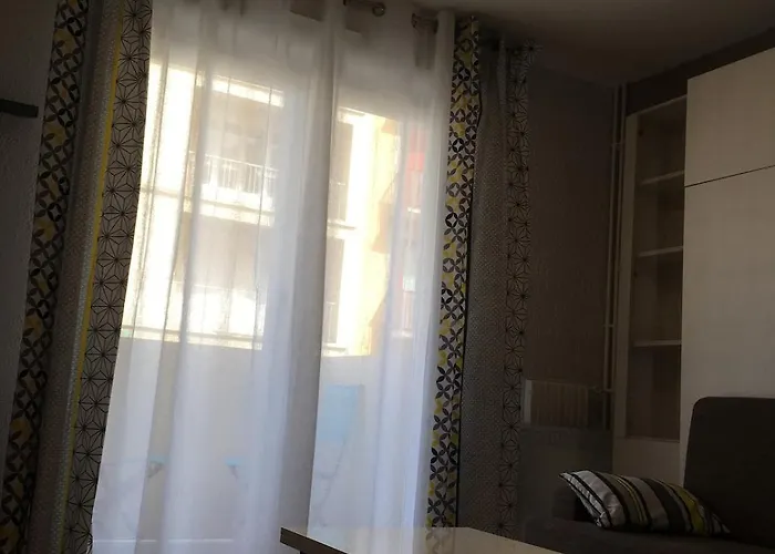 Charmant Studio Avec Balcon Et Parking Gratuit Pau